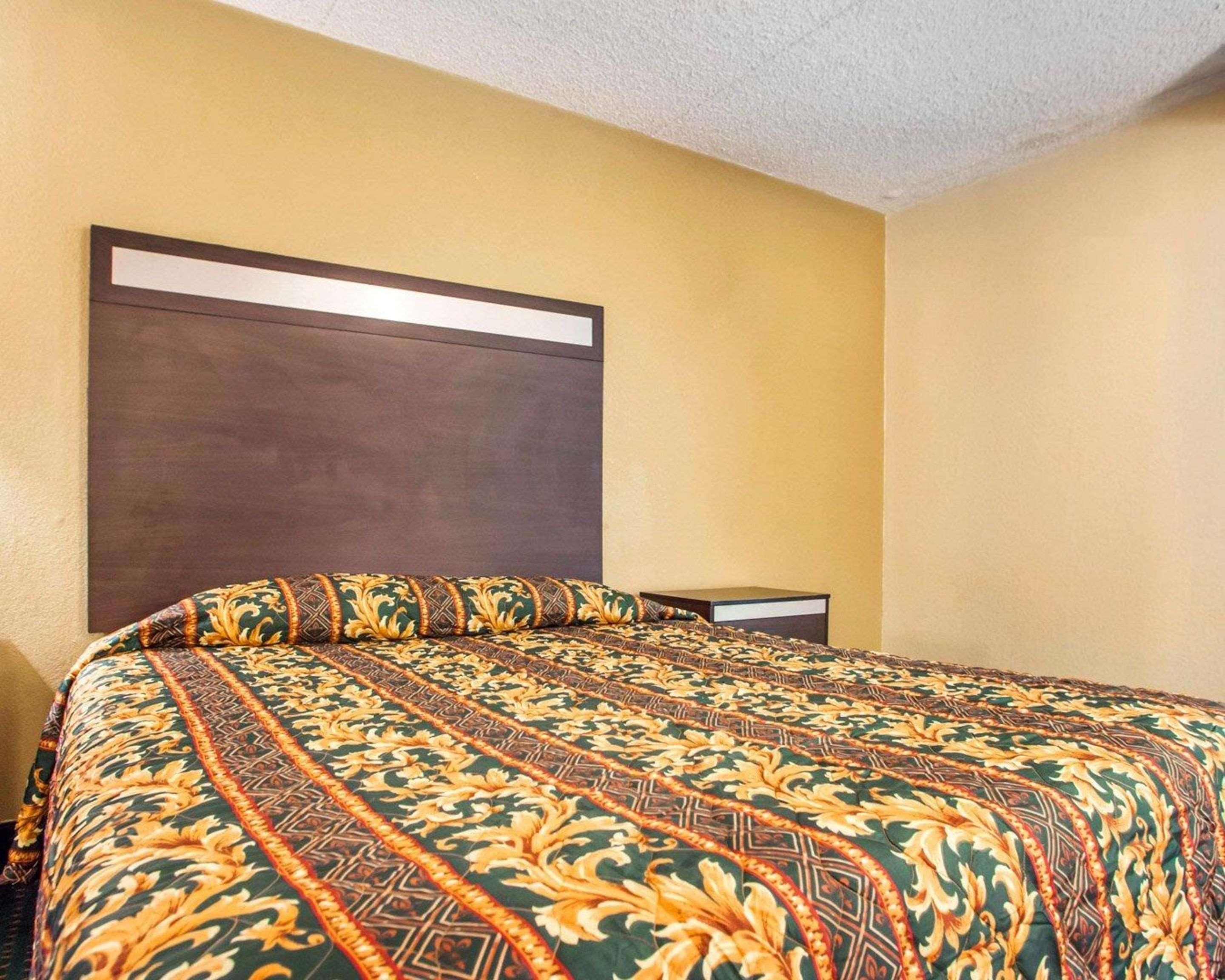 Rodeway Inn Mount Laurel Hwy 73 Exteriör bild