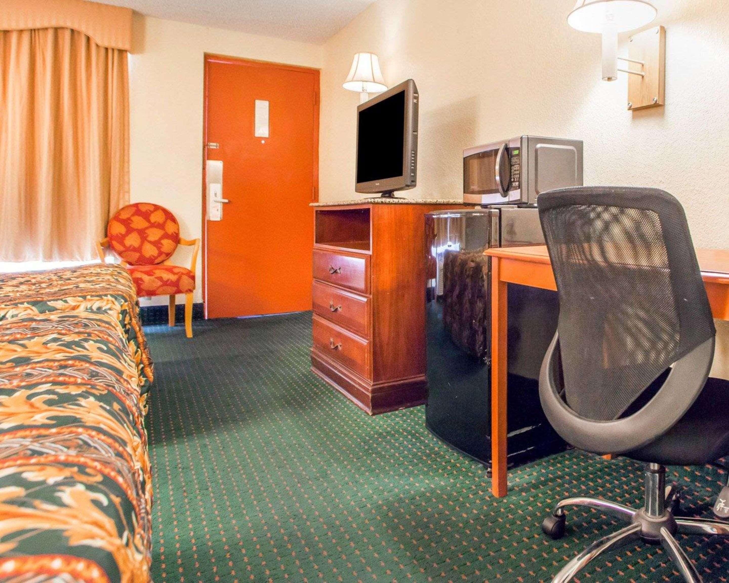 Rodeway Inn Mount Laurel Hwy 73 Exteriör bild