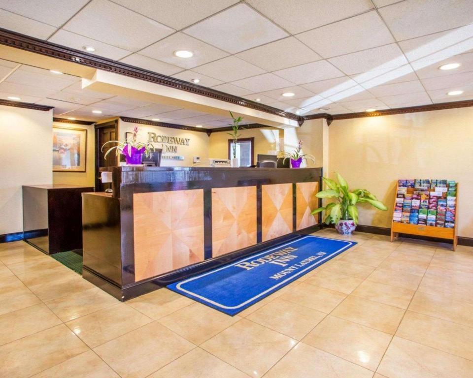 Rodeway Inn Mount Laurel Hwy 73 Exteriör bild